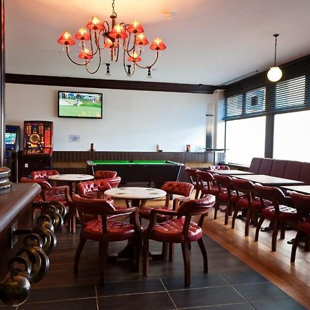 Caledonia Hotel Рисайт Екстериор снимка