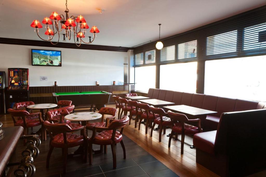 Caledonia Hotel Рисайт Екстериор снимка