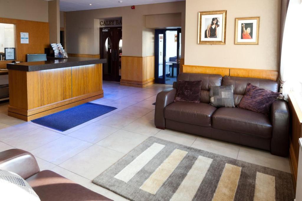 Caledonia Hotel Рисайт Екстериор снимка